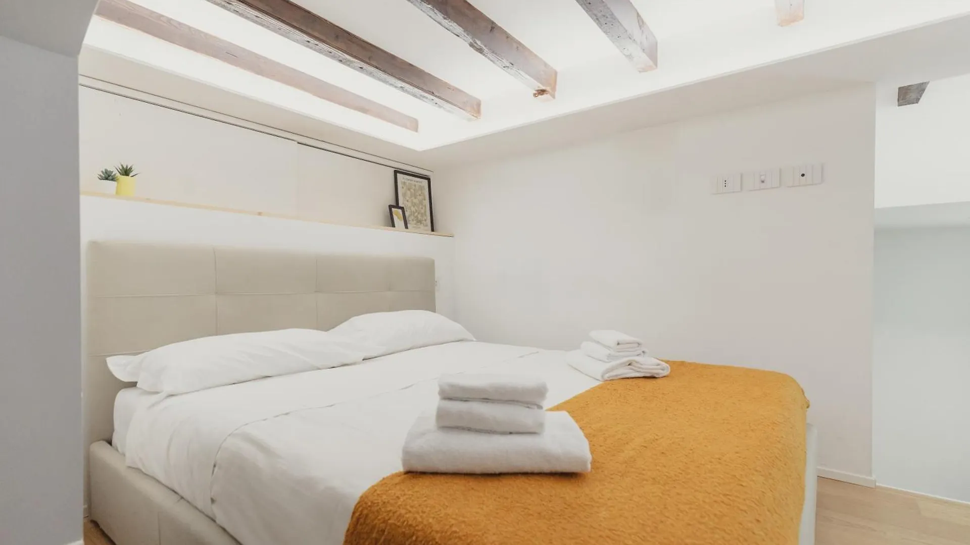 Apartment Gohost - Lovely Loft In The Heart Of Milan