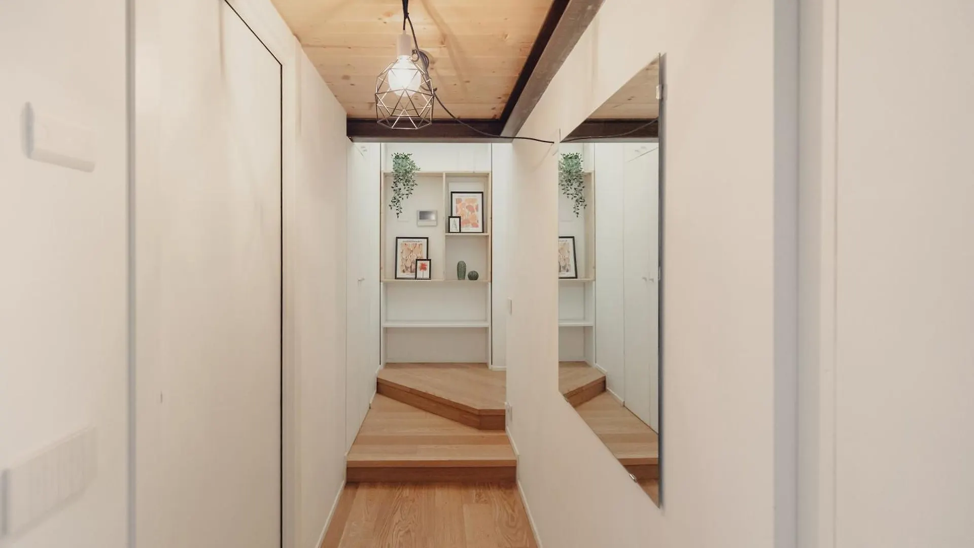 Gohost - Lovely Loft In The Heart Of Milan 0*,  Italy
